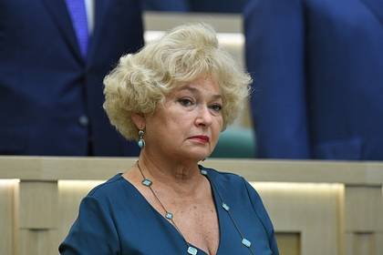 Ксения Собчак - Людмила Нарусова - Собчак рассказала о лечении перенесшей пневмонию матери - lenta.ru - Санкт-Петербург - респ.Тыва