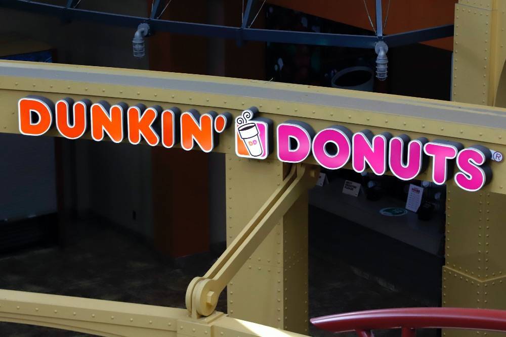 Dunkin Donuts полностью отказалась от стаканчиков из пенополистирола - rtvi.com - США
