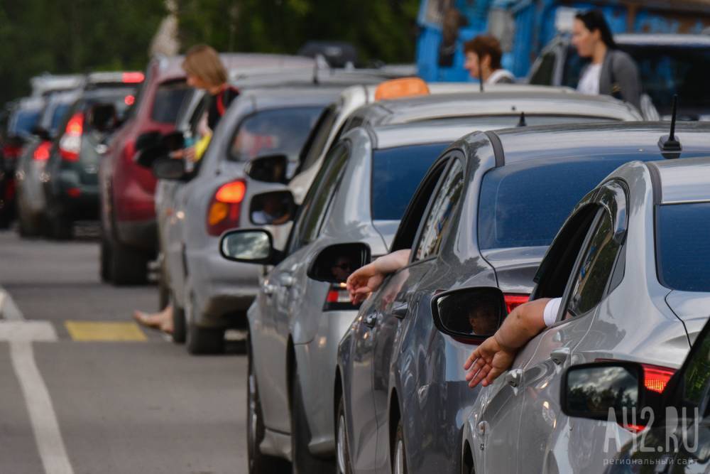 Томас Штэрцель - Эксперты заявили о крупнейшем за всю историю месячном падении розничных продаж авто - gazeta.a42.ru - Россия