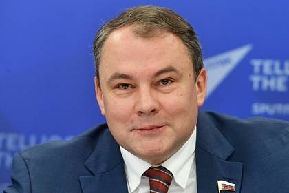 Петр Толстой - Обнаружен парадокс в отношении россиян к мнению Запада о них - lenta.ru - Москва - Россия - Санкт-Петербург