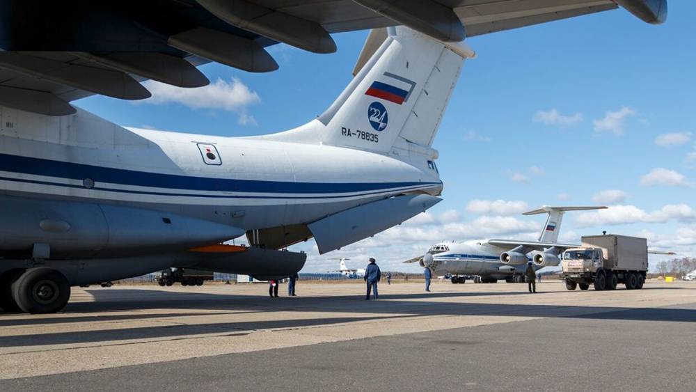 Восьмой самолет с российскими военными вылетел из Италии - riafan.ru - Россия - Италия - Рим