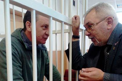 Бывшего российского мэра осудили за взятки и хранение наркотиков - lenta.ru - Россия - Южно-Сахалинск