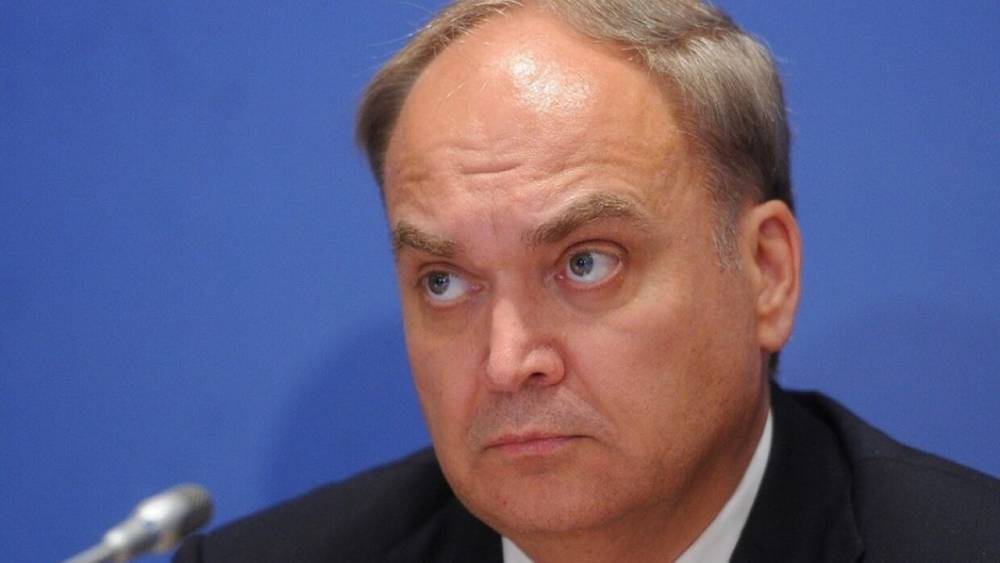 Анатолий Антонов - Антонов осудил послание военного атташе Украины ветеранам бывшего СССР​​​​​​​ - riafan.ru - Москва - Россия - США - Украина