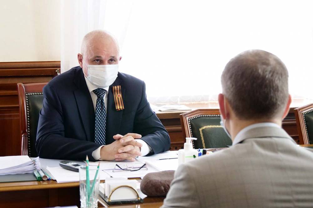 Владимир Путин - Сергей Цивилев - Сергей Цивилёв обсудил с главой отделения ПФР своевременность федеральных выплат кузбассовцам - gazeta.a42.ru - Россия - Кузбасс