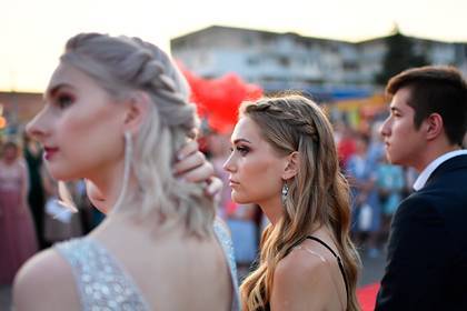 Олег Смолин - В России предложили провести выпускные в школах 1 сентября - lenta.ru - Москва - Россия