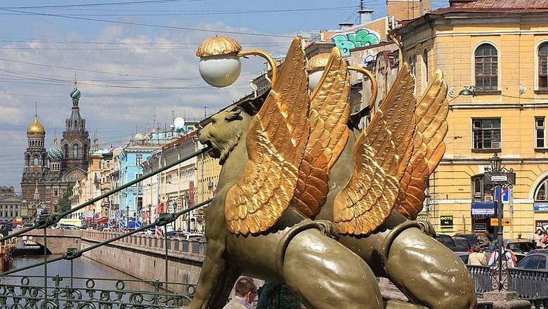 Александр Беглов - Заболеваемость пневмониями в Санкт-Петербурге оказалась выше средней в 5,5 раз - newizv.ru - Санкт-Петербург - респ. Дагестан