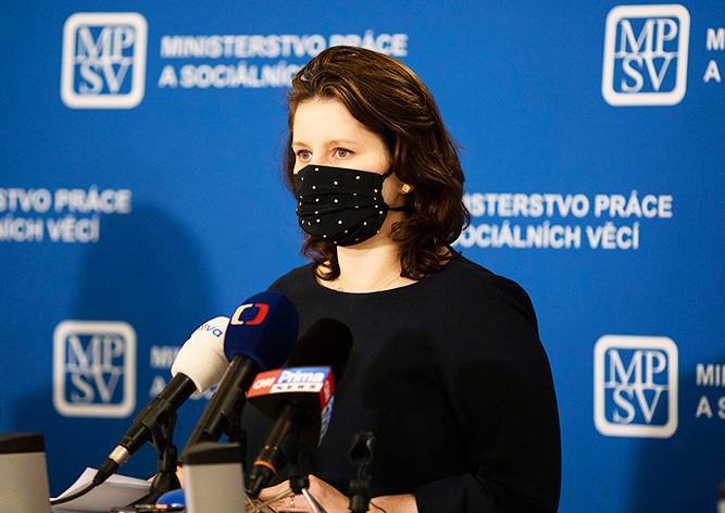 Минтруд Чехии предложил снизить зарплаты политиков - vinegret.cz - Чехия