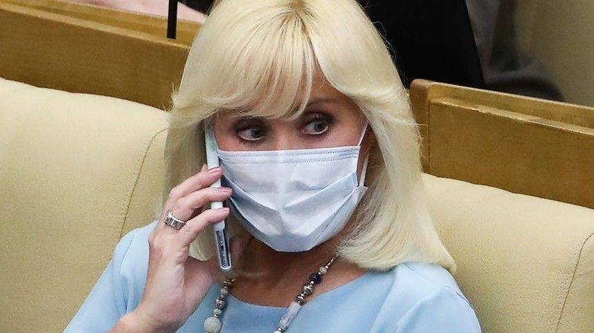 Вячеслав Володин - Оксана Пушкина - Коронавирус диагностировали у ездившей по больницам депутата Госдумы - 5-tv.ru - Россия