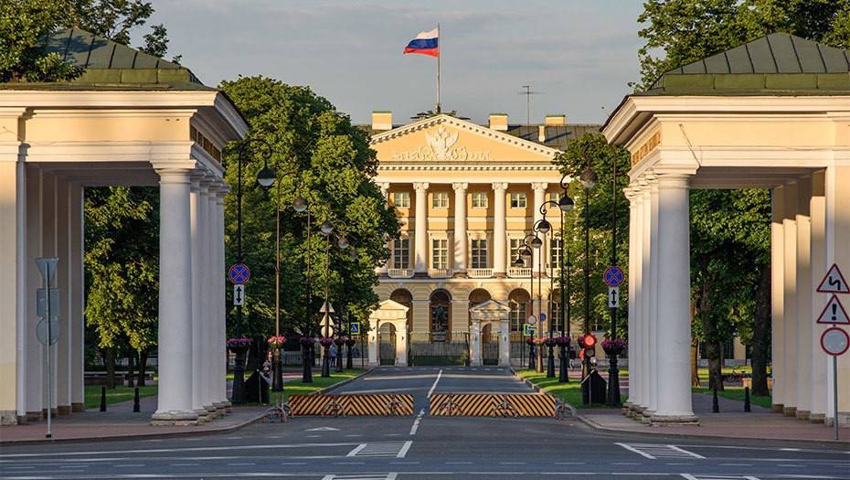 Алексей Корабельников - Смольный перекраивает бюджет: недолив пива компенсируют недоплатой за воду - dp.ru - Санкт-Петербург