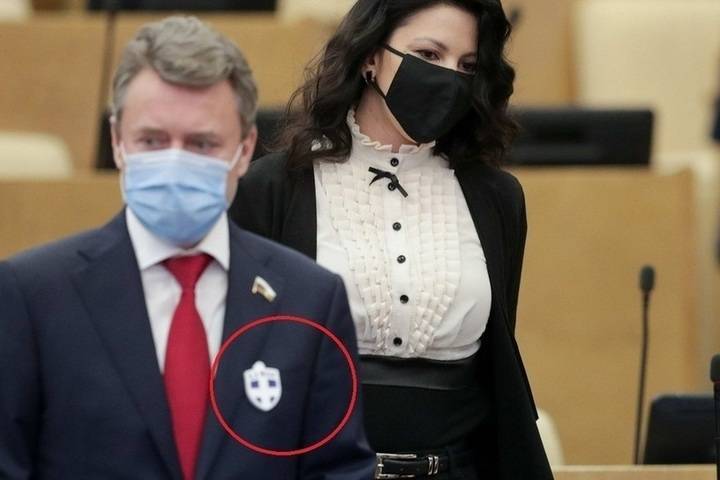 Вячеслав Володин - Депутаты Госдумы начали отпугивать коронавирус крестами - mk.ru