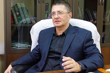 Александр Мясников - Доктор Мясников назвал бессмысленным ношение перчаток для защиты от коронавируса - lenta.ru