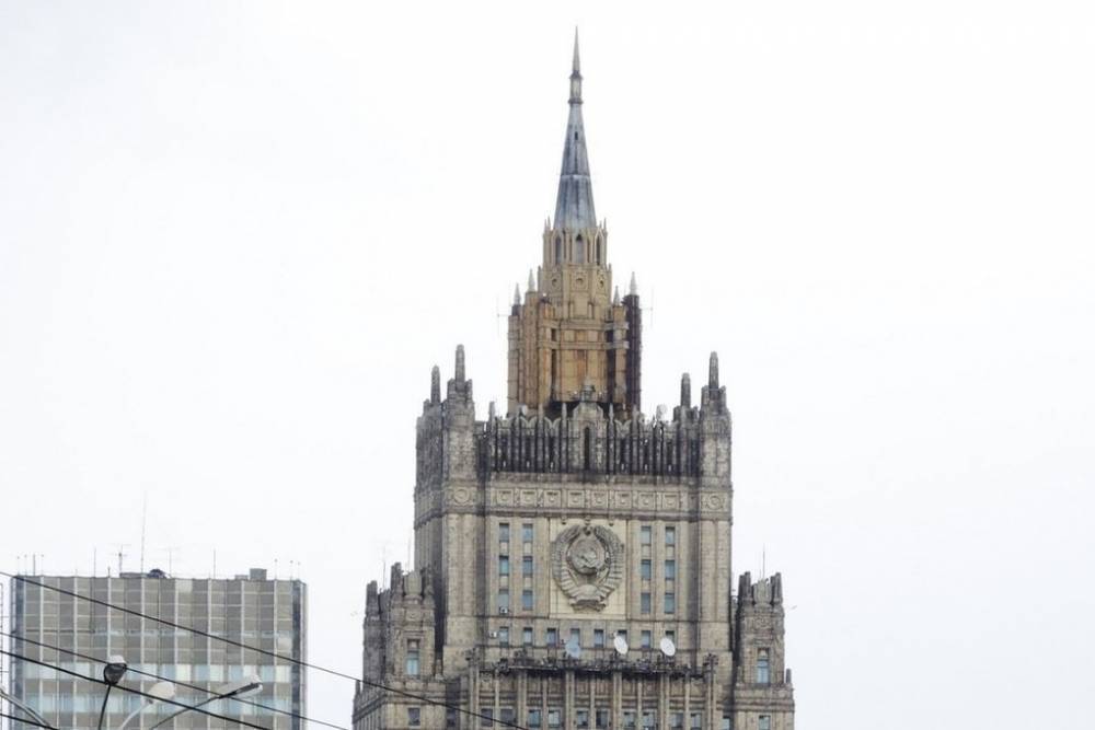 Мария Захарова - МИД требует от FT и NYT опровержения статей о смертности от коронавируса - mk.ru - Россия - New York