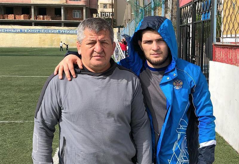 Хабиб Нурмагомедов - Абдулманап Нурмагомедов - Рамазан Рабаданов - Отец Хабиба Нурмагомедова впал в кому - tvc.ru - Москва - Россия - Махачкала