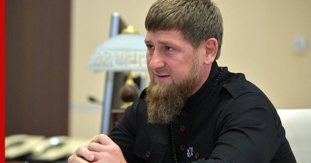 Рамзан Кадыров - Ахмед Дудаев - В Грозном прокомментировали политику Facebook в отношении Кадырова - profile.ru