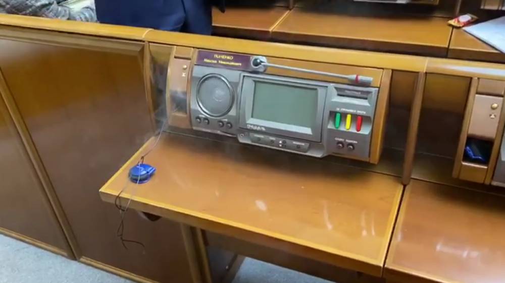 Александр Качура - «Пожар» прервал заседание Рады - riafan.ru - Киев