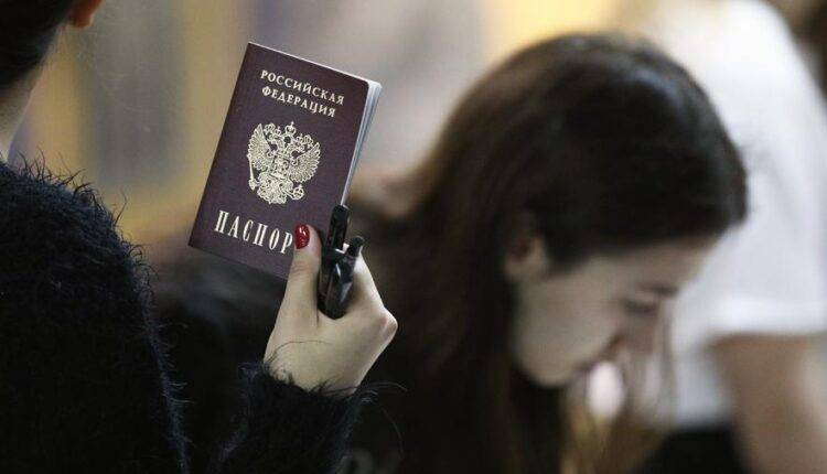 Дмитрий Глушко - В Минобрнауки разъяснили заявление о сокращении числа предметов ЕГЭ - newtvnews.ru - Россия