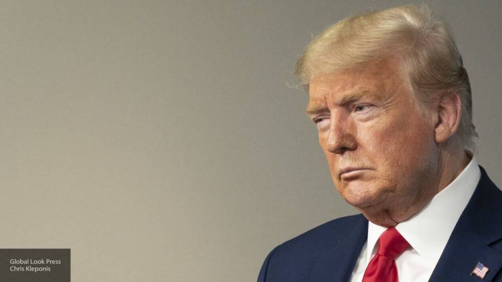 Дональд Трамп - Майк Пенс - Трамп заявил, что скучает по отправившемуся в самозоляцию Пенсу - polit.info - США