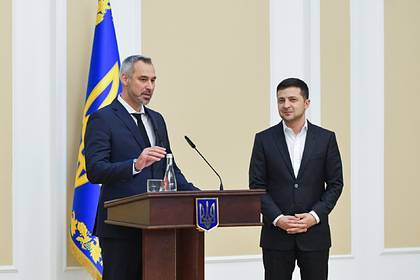 Владимир Зеленский - Руслан Рябошапка - Ирина Венедиктова - На Украине генпрокурор обвинила экс-генпрокурора в торговле уголовными делами - lenta.ru - Украина