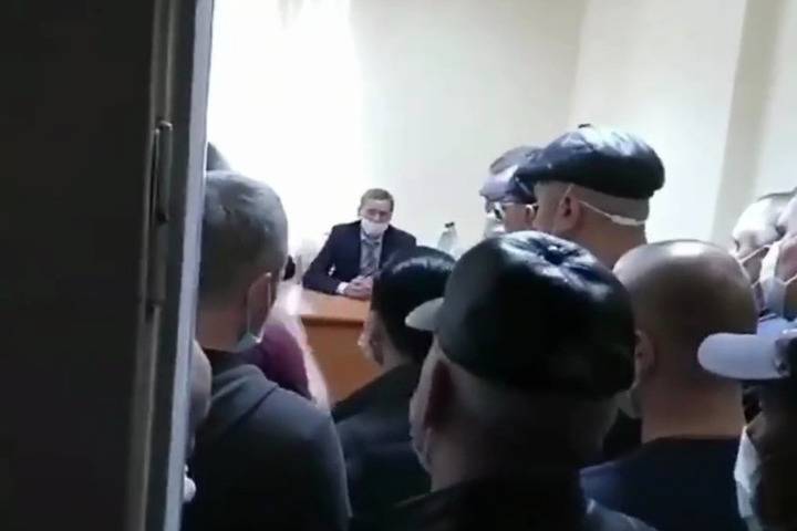 Давид Мелик-Гусейнов - Нижегородский министр назвал «срежиссированным» протест медиков из-за невыплаты президентских надбавок - mk.ru - Нижегородская обл. - Нижний Новгород