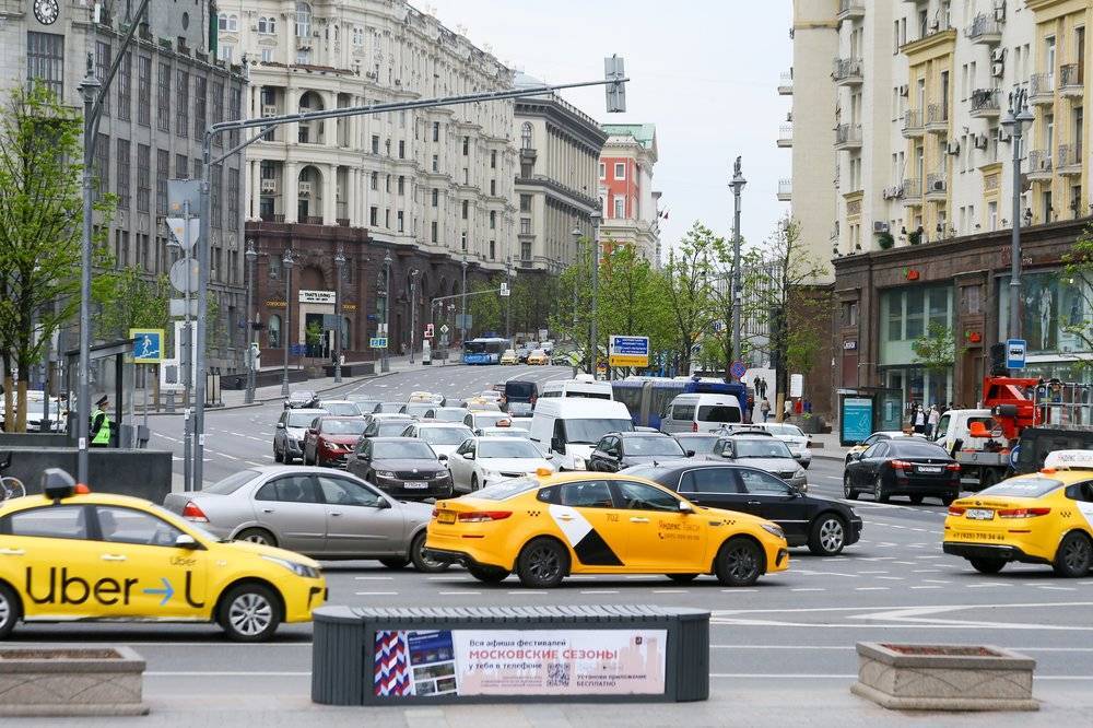 СМИ: «Избившего пассажирку» столичного таксиста восстановили на работе - vm.ru