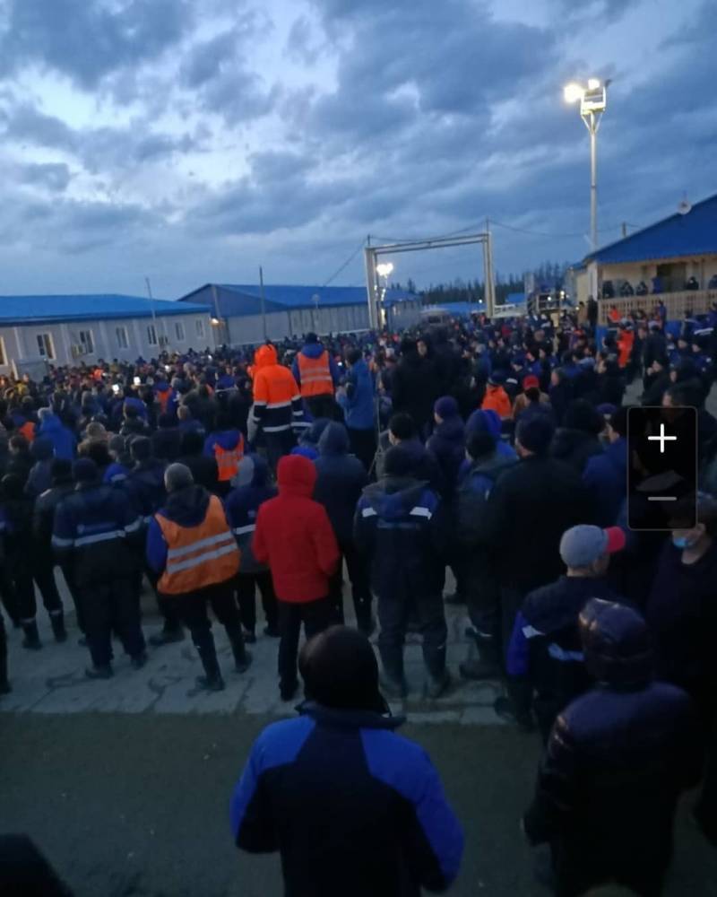 Застрявшие в Якутии вахтовики рассказали о качестве питания. - newsland.com - респ. Саха - Омск - Протесты