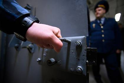 Подполковник ФСИН попался на создании VIP-условий для заключенных - lenta.ru - Россия - Владимирская обл. - Иркутск