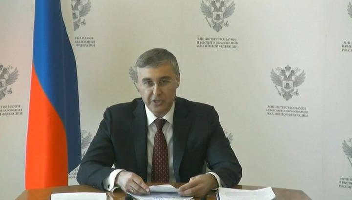 Владимир Путин - Владимир Якушев - Валерий Фальков - Глава Минобрнауки тоже переболел коронавирусом - vesti.ru - Россия
