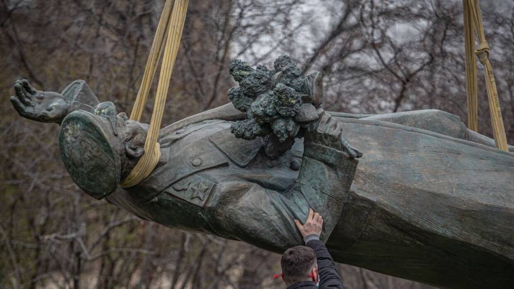 Иван Конев - Жители Праги осудили снос памятника маршалу Коневу и пустые обвинения в адрес России - riafan.ru - Россия - Прага