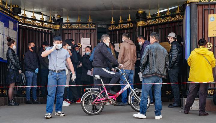 Сергей Собянин - Зарплата на предприятиях, не заработавших с 12 мая, должна сохраняться, заявил Собянин - vesti.ru - Москва - Россия