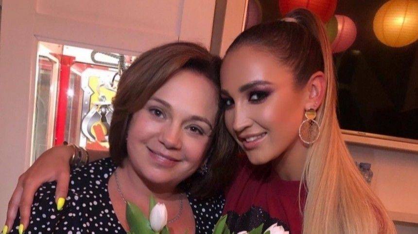 Ольга Бузова - Ирина Бузова - Мать Ольги Бузовой рассказала, каково это — работать врачом в пандемию COVID-19 - 5-tv.ru - Санкт-Петербург