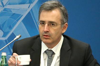 Сергей Гуриев - Бежавший из России экономист назвал средство в борьбе с неравенством - lenta.ru - Россия