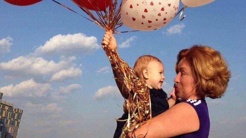 «Не делайте этого!» — Мама Тимати хочет удалиться из Instagram из-за хейтеров - 5-tv.ru