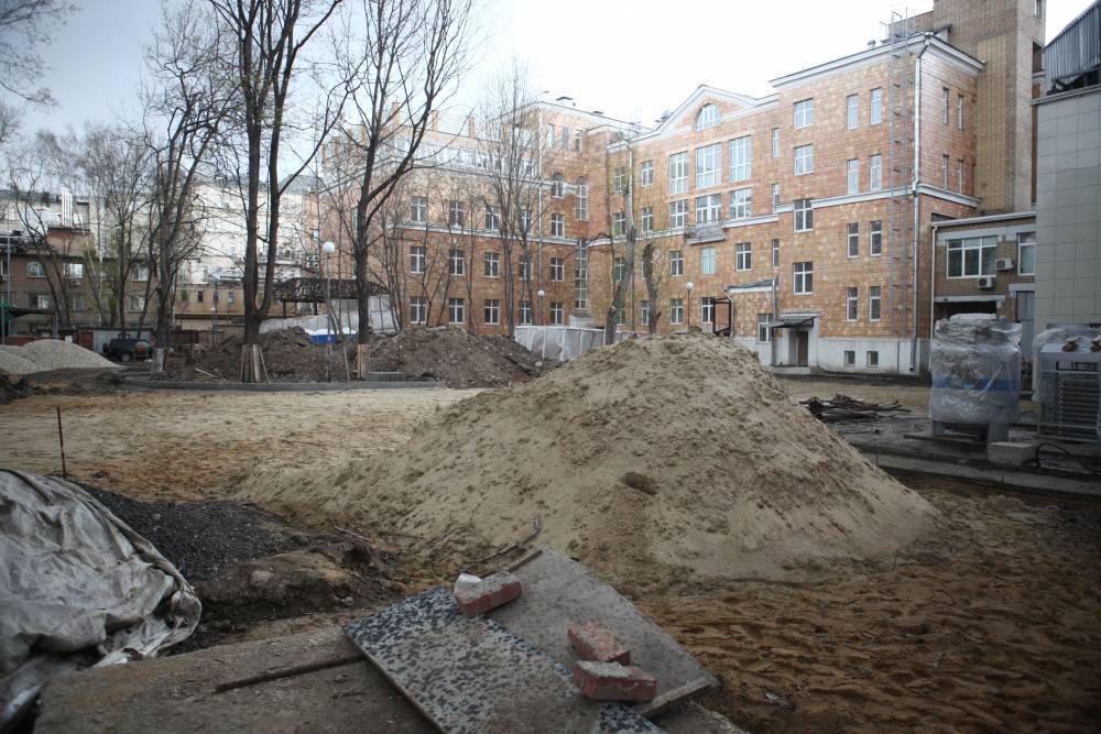 Снаряд времен ВОВ обнаружили на стройке в столице - vm.ru