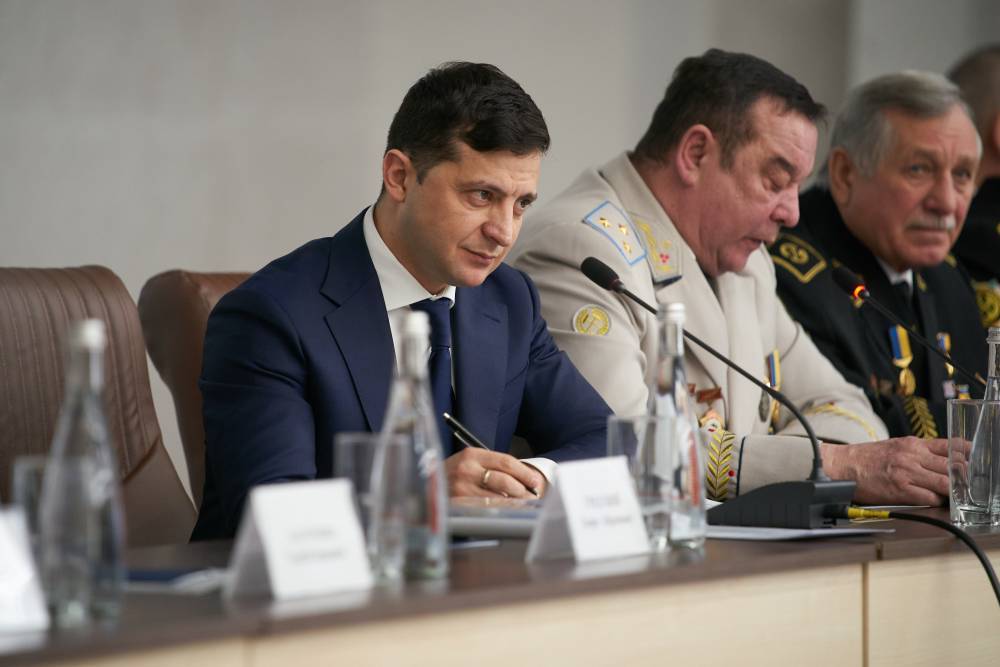 Владимир Зеленский - Президент Украины продлил запрет российских соцсетей и сайтов - vm.ru - Украина