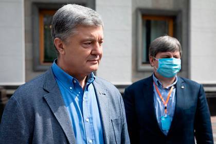 Петр Порошенко - Порошенко назвал соцсети инструментом гибридной войны России - lenta.ru - Россия - Украина