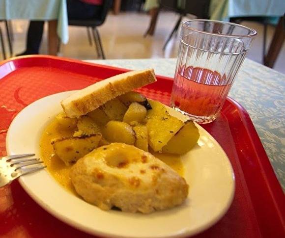 Алтайские вахтовики, эвакуированные из Якутии, жалуются, что не наедаются в обсерваторе - znak.com - Алтайский край - респ. Саха - Ноябрьск