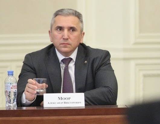 Александр Моор - Моор разрешил плановые медосмотры, лечение зубов и работу частных клиник - znak.com - Тюменская обл.