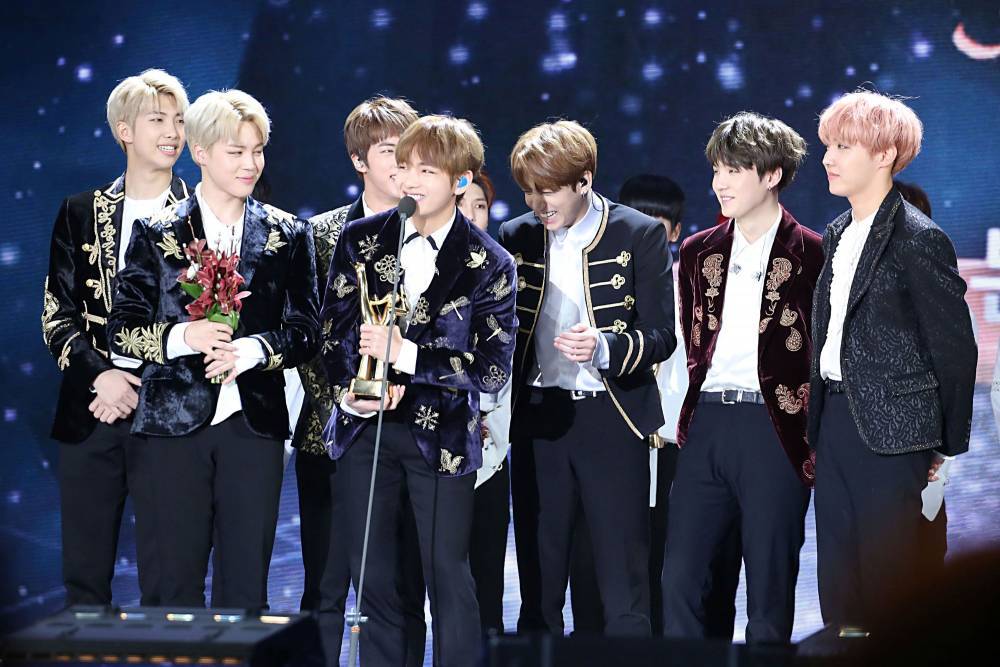 Корейская группа BTS даст платный онлайн-концерт 14 июня - inforeactor.ru - Япония