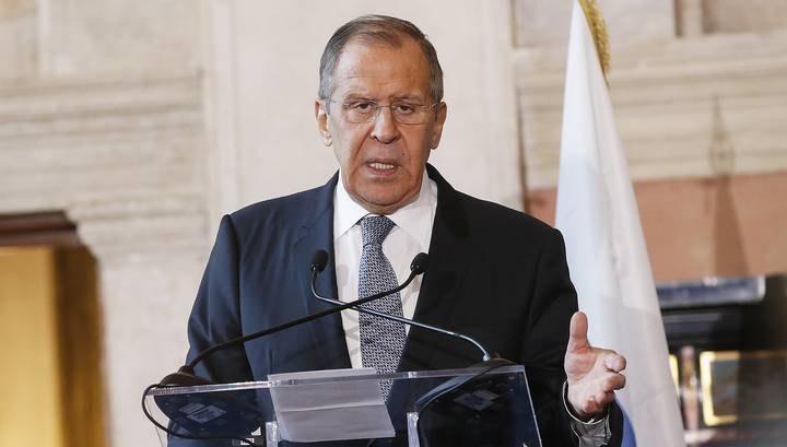 Сергей Лавров - Лавров ответил на опасения россиян из-за возможного введения выездных виз - vesti.ru - Россия