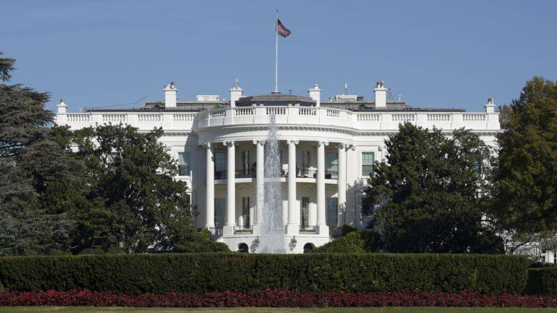 Дональд Трамп - Майк Пенс - Белый дом не рассматривает планов на случай болезни Трампа и Пенса - golos-ameriki.ru