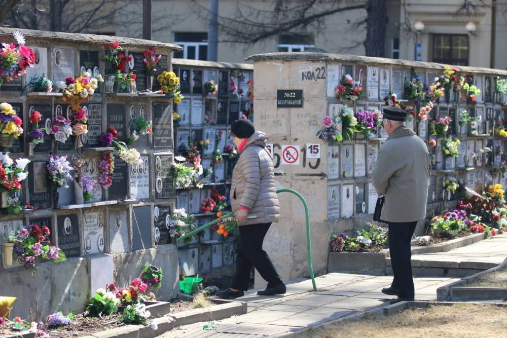 Похоронное агентство в Смоленске ввело скидку по промокоду Корона - mk.ru - Смоленск