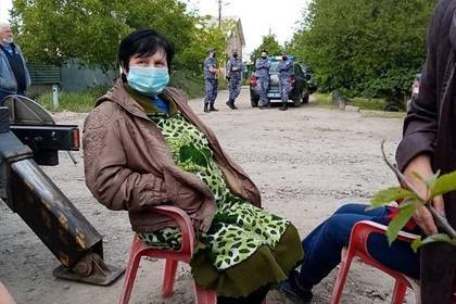 Россияне испугались заразиться коронавирусом от сотовой вышки и окружили ее - lenta.ru - Ростов-На-Дону - респ. Алания