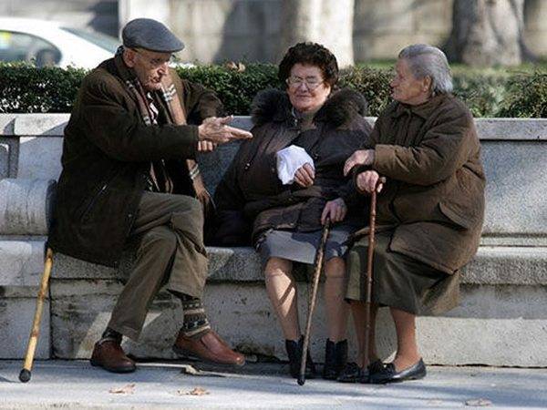 В Азербайджане людям старше 65 лет разрешили выходить из дома - aze.az - Азербайджан - с. Начинать