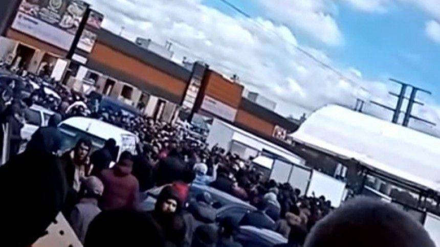 Видео: сотни мигрантов устроили беспорядки в Коммунарке - 5-tv.ru