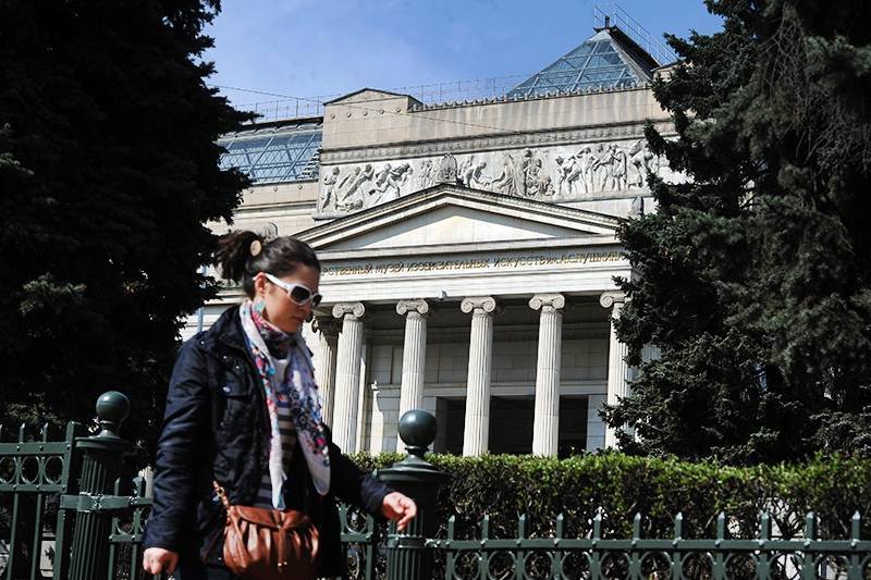 Владимир Зеленский - Валерий Федоров - Украина занесла в черный список Эрмитаж и Пушкинский музей - tvc.ru - Россия - Украина - Крым