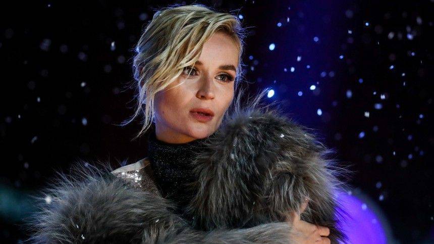 Дмитрий Билан - Полина Гагарина - Тимофей Белорусских - Прямая трансляция выступления Полины Гагариной на VK Fest 2020 - 5-tv.ru - Россия - state Iowa