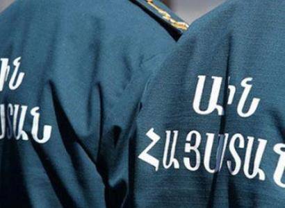 В Ереване облицовочные плитки одного из зданий упали на автомобиль - news.am - Армения - Ереван