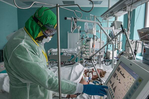 В России зафиксирован минимальный за май суточный прирост случаев COVID-19 - trud.ru - Москва - Россия - Санкт-Петербург - Московская обл. - Нижегородская обл. - Саратовская обл. - Ростовская обл.