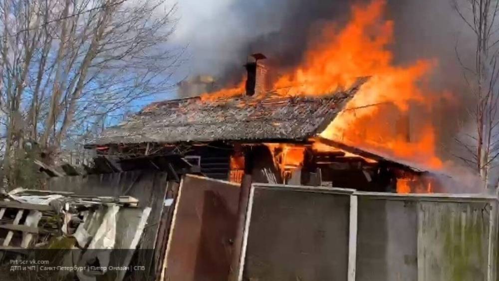 Пожар в частном доме унес жизни четырех людей в Кузбассе - inforeactor.ru - Карелия