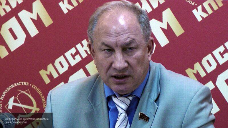 Валерий Рашкин - Павел Тарасов - Московский горком КПРФ продолжает фрик-шоу на фоне антикоронавирусных мер - nation-news.ru - Москва - Россия